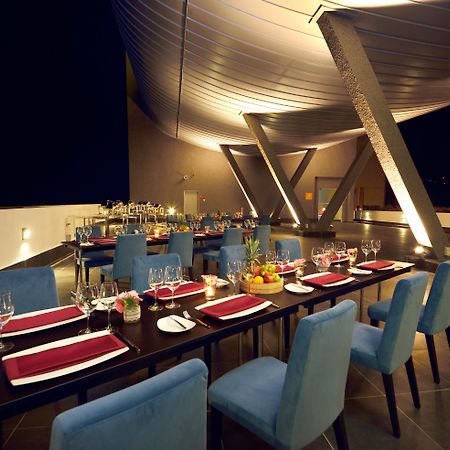 Lexis Suites Penang Байан-Лепас Екстер'єр фото The Deck