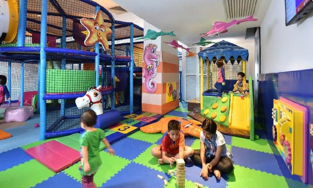 Lexis Suites Penang Байан-Лепас Екстер'єр фото An indoor playground in Dubai