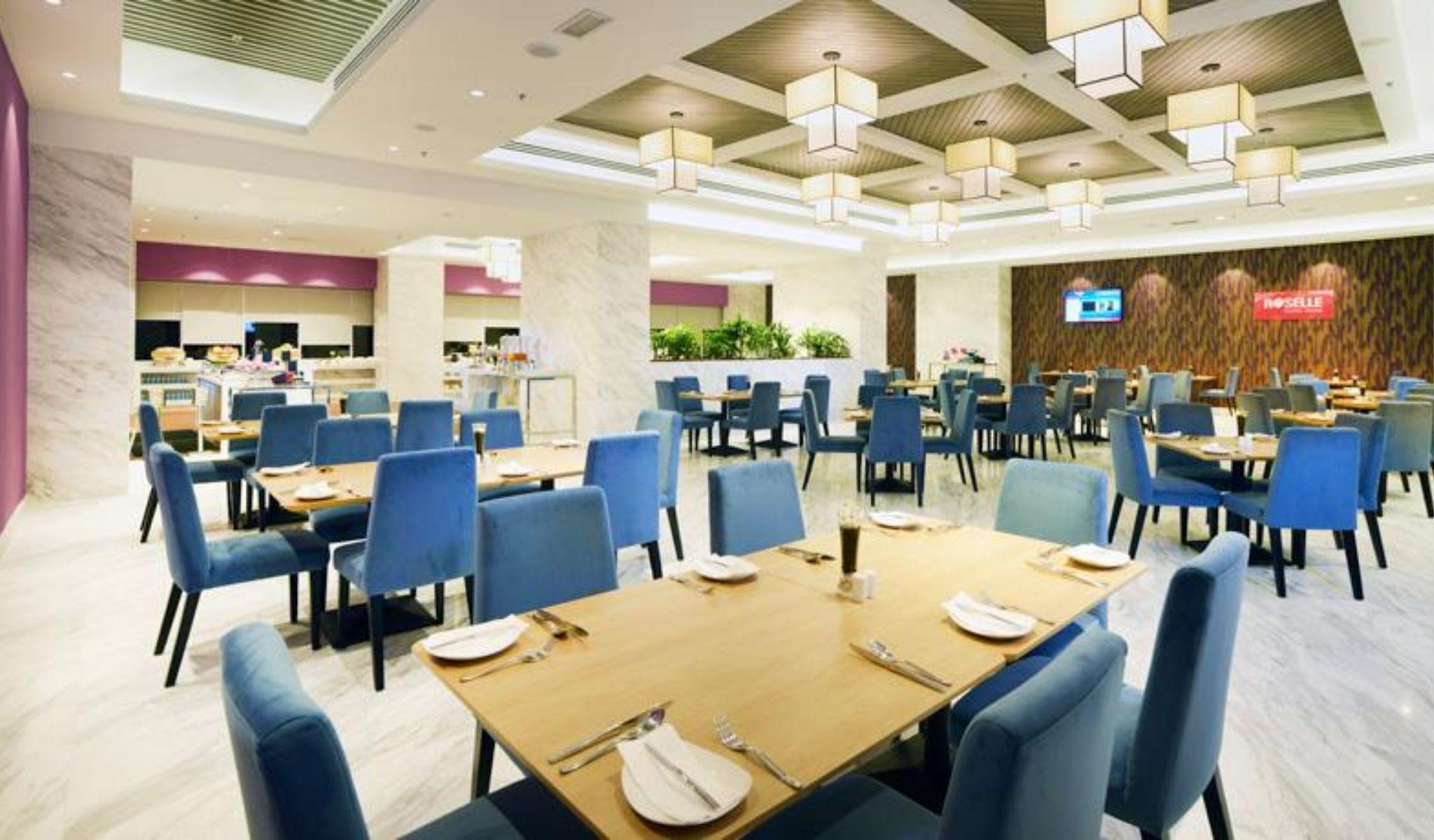 Lexis Suites Penang Байан-Лепас Екстер'єр фото The restaurant