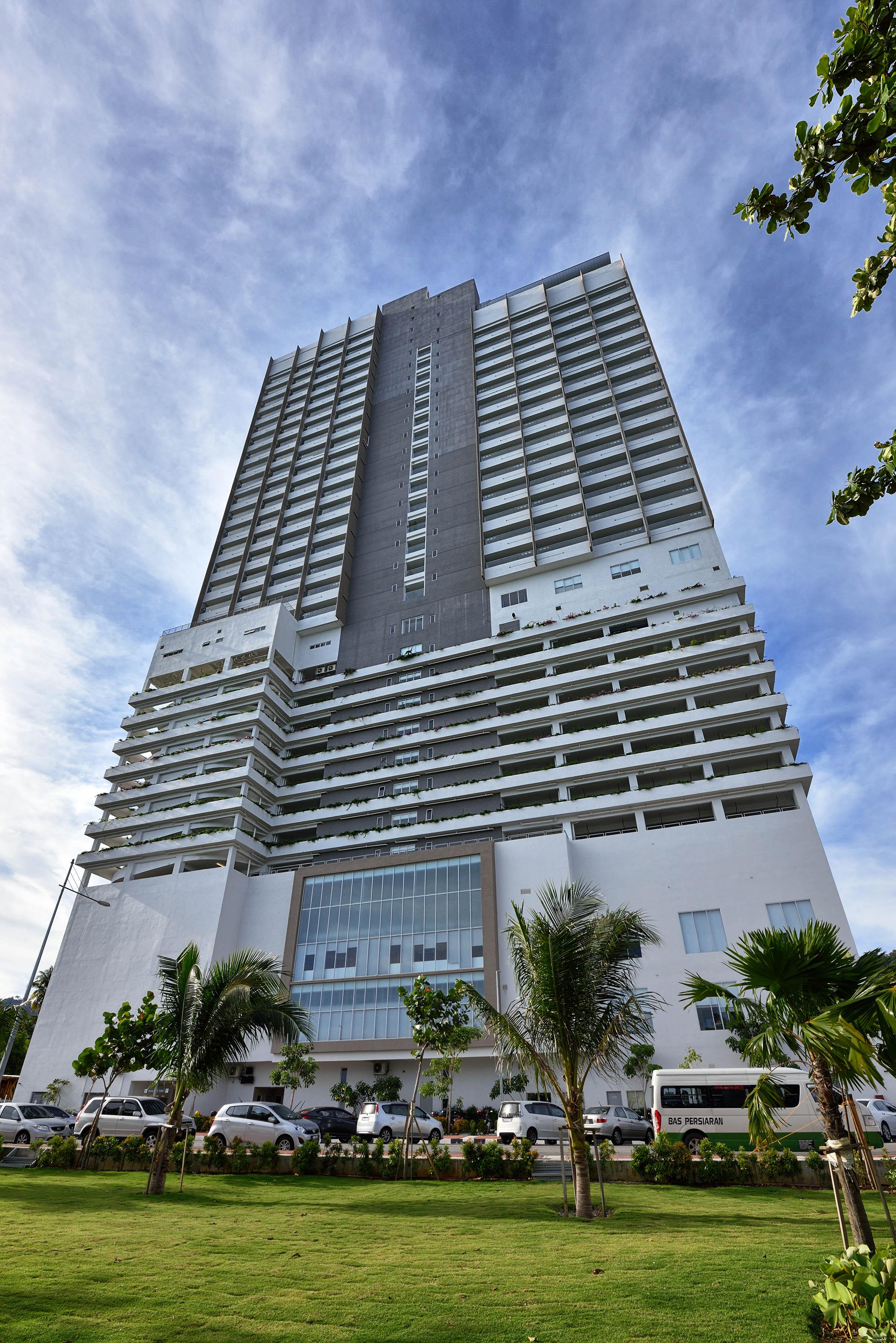 Lexis Suites Penang Байан-Лепас Екстер'єр фото The building in 2019