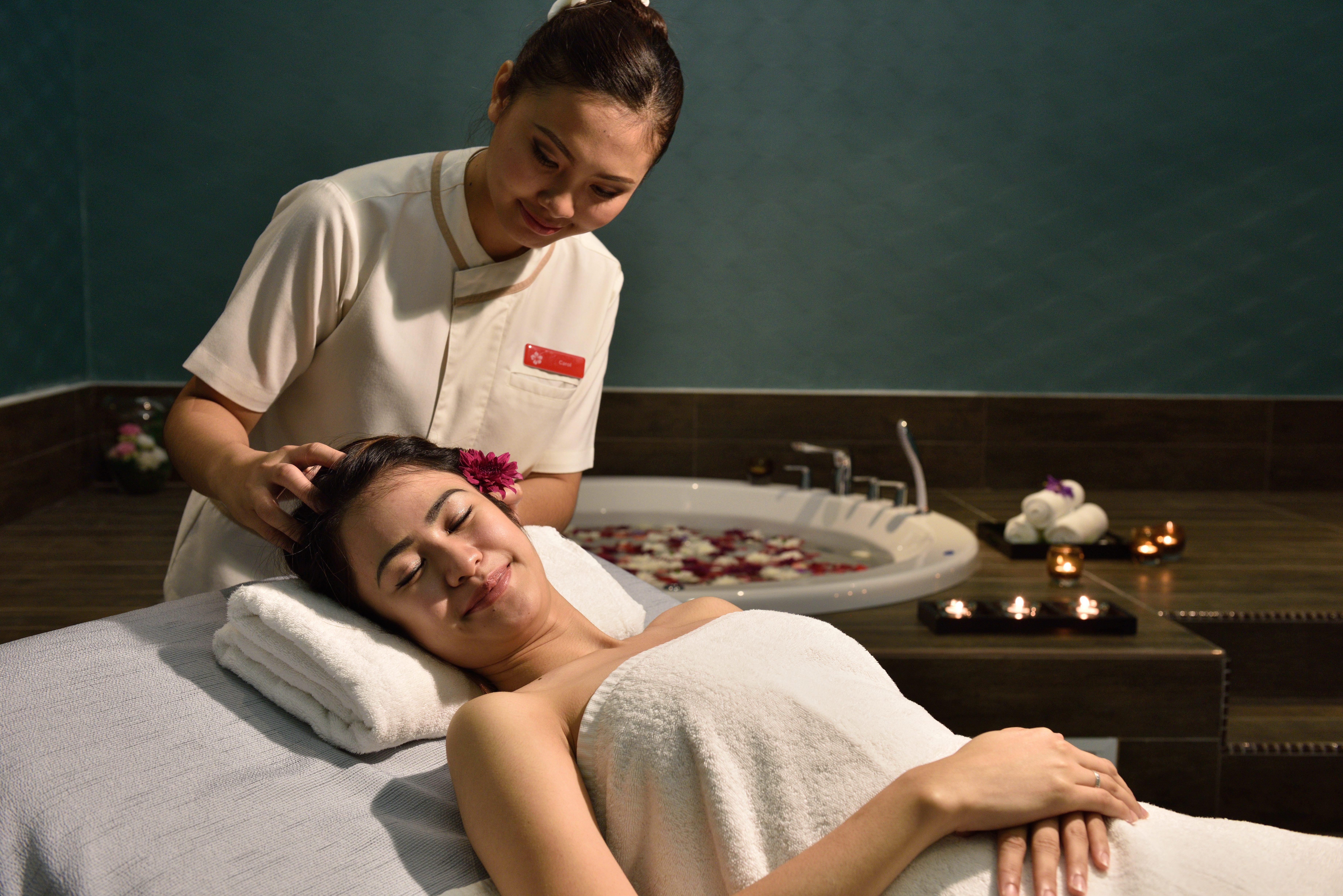 Lexis Suites Penang Байан-Лепас Екстер'єр фото Thai massage