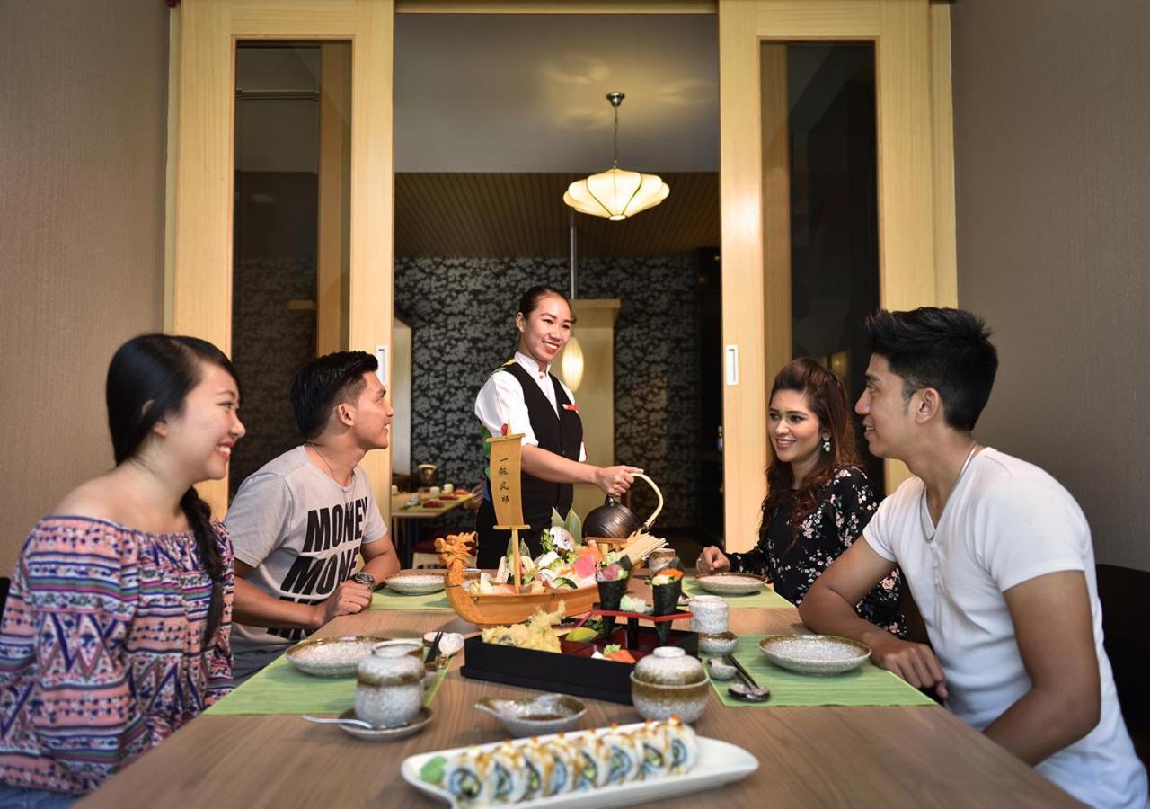 Lexis Suites Penang Байан-Лепас Екстер'єр фото A restaurant in Vietnam